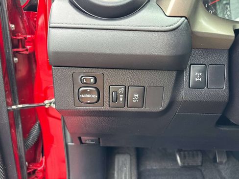 Used 2015 Toyota RAV4 LE AWD/4WD image 20