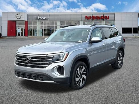Used 2025 Volkswagen Atlas SE FWD image 3