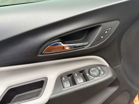 Used 2018 Chevrolet Equinox LS image 22