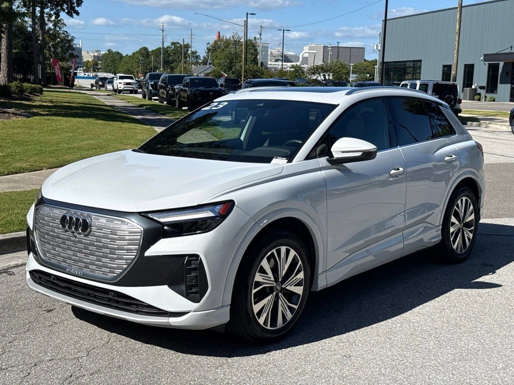 Used 2023 Audi Q4 e-tron Premium w/ Convenience Package RWD image 1