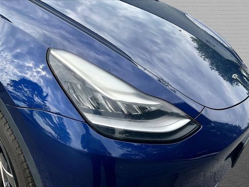 Used 2020 Tesla Model Y Long Range AWD/4WD image 24