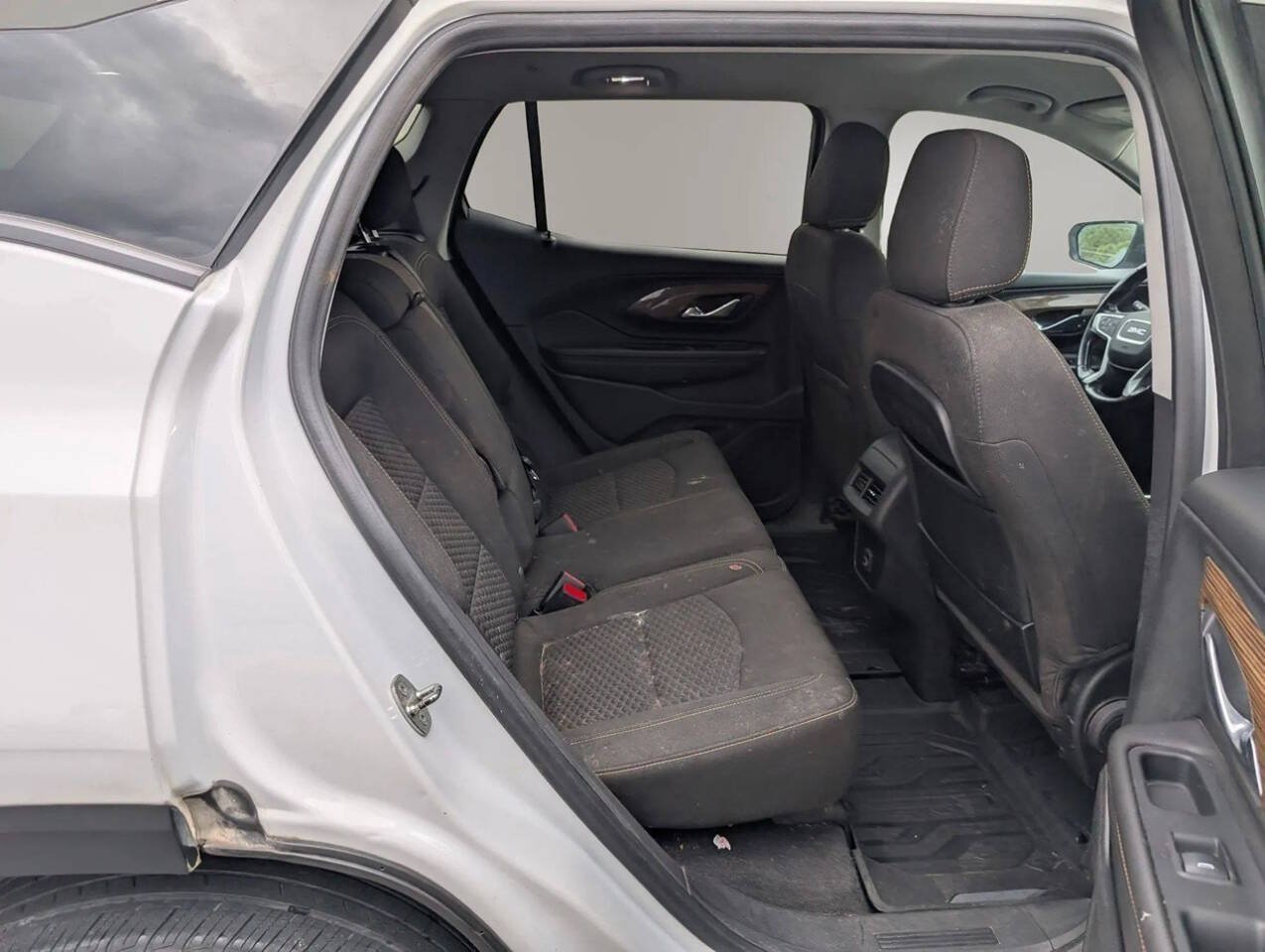 Used 2020 GMC Terrain SLE w/ LPO, Floor Liner Package FWD image 32