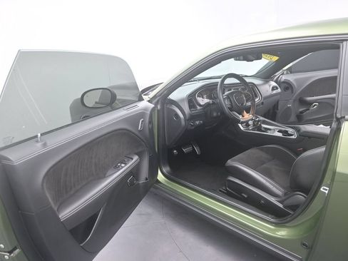 Used 2022 Dodge Challenger SRT Hellcat w/ Plus Package RWD image 12