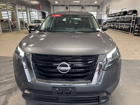 Certified 2025 Nissan Pathfinder SV image 20