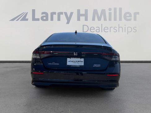 Used 2023 Honda Accord Sport image 4