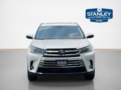 Used 2019 Toyota Highlander Limited FWD image 2