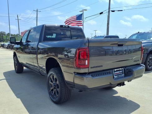 New 2026 RAM 2500 Laramie AWD/4WD image 2