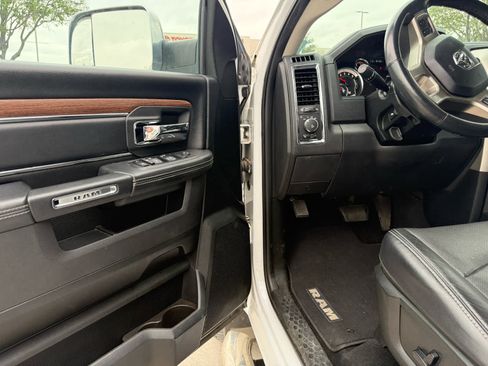 Used 2018 RAM 1500 Laramie w/ Convenience Group AWD/4WD image 5