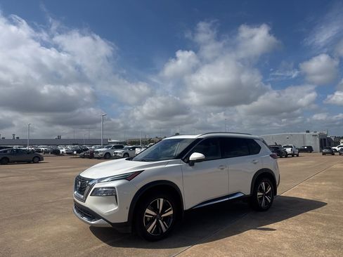 Certified 2023 Nissan Rogue Platinum w/ Platinum Premium Package FWD image 10