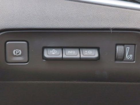 Certified 2023 Buick Enclave Avenir w/ Avenir Technology Package AWD/4WD image 24