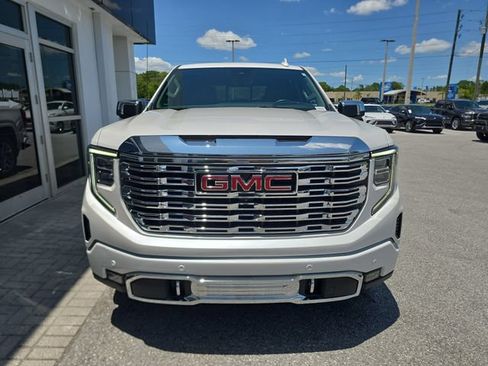 Used 2023 GMC Sierra 1500 Denali w/ Technology Package AWD/4WD image 2