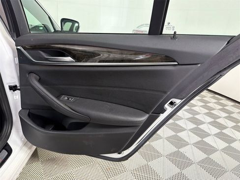 Used 2017 BMW 530i xDrive 530i xDrive image 18