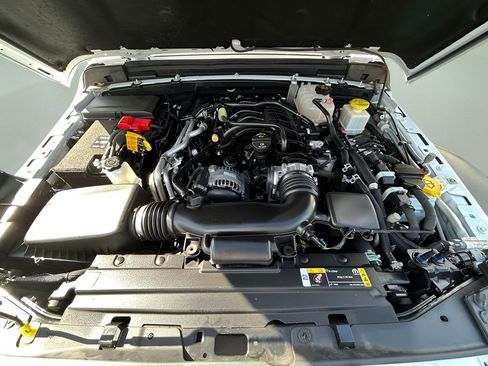 Certified 2022 Jeep Gladiator Sport image 17