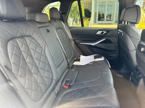 Used 2024 BMW X5 xDrive40i w/ M Sport Package AWD/4WD image 11