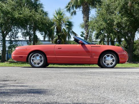Used 2003 Ford Thunderbird image 25