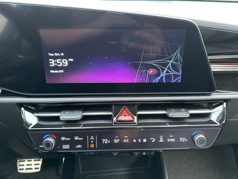 New 2025 Kia Niro Wave w/ Wave Preserve Package image 32