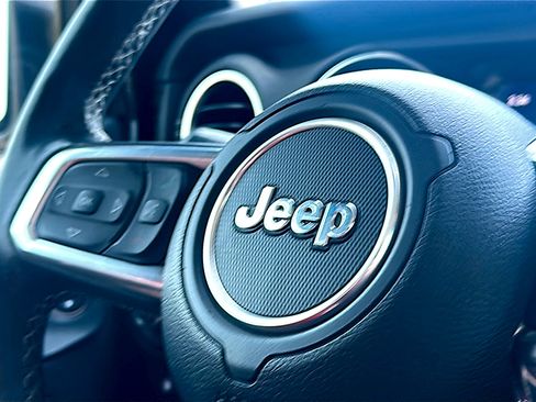 Used 2022 Jeep Wrangler Unlimited Sahara w/ Cold Weather Group AWD/4WD image 25