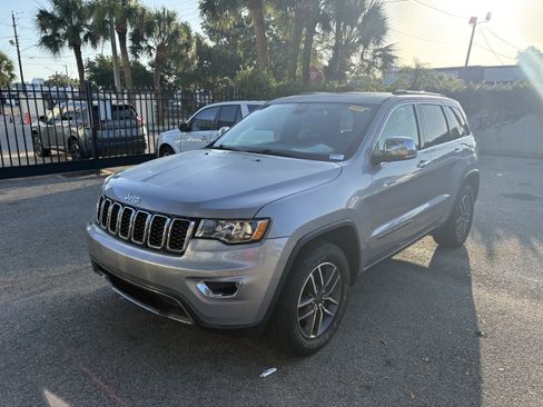 Used 2020 Jeep Grand Cherokee Limited w/ Luxury Group II RWD image 3