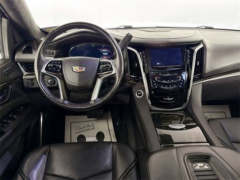 Used 2020 Cadillac Escalade Platinum image 21