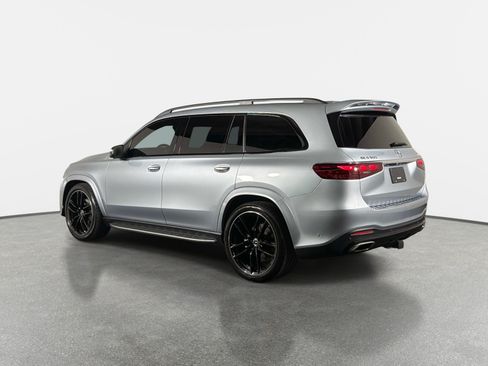 Used 2025 Mercedes-Benz GLS 580 4MATIC image 5