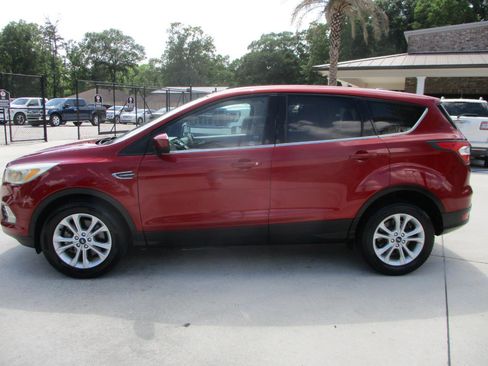 Used 2017 Ford Escape SE FWD image 7