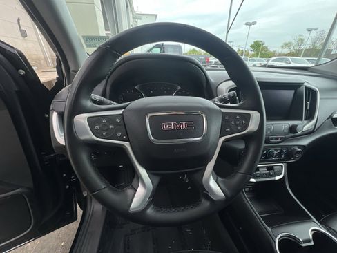 Used 2024 GMC Terrain SLT image 24