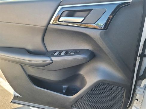 Used 2024 Mitsubishi Outlander SE image 13