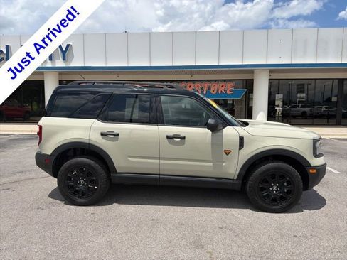 Used 2025 Ford Bronco Sport Badlands AWD/4WD image 2