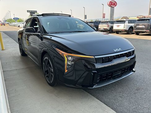 New 2026 Kia K4 GT-Line FWD image 3