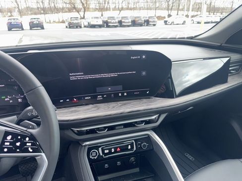 Used 2025 Audi Q5 2.0T Premium w/ Convenience Package image 28