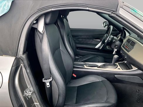 Used 2003 BMW Z4 3.0i RWD image 8