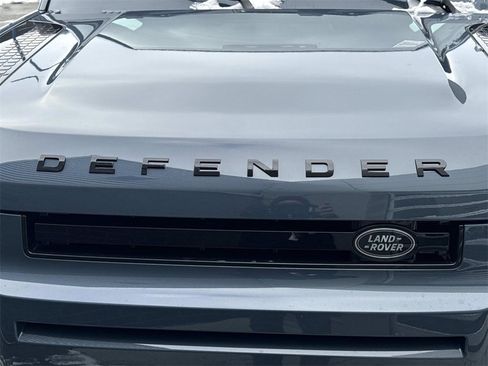 New 2026 Land Rover Defender 110 X-Dynamic SE image 9