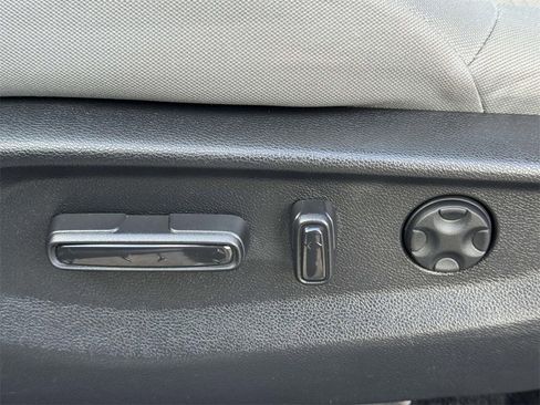 Certified 2022 Honda CR-V EX image 17