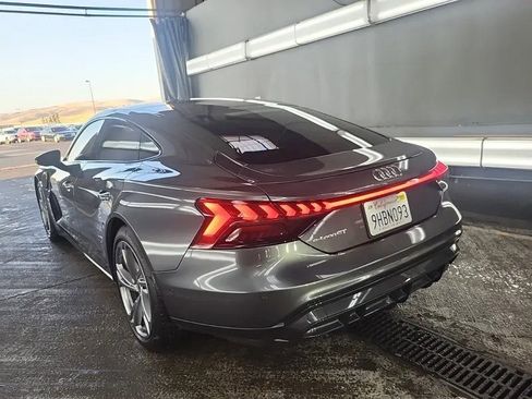 Used 2023 Audi e-tron GT Prestige w/ Prestige Package image 4