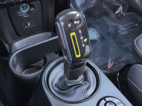 Certified 2024 MINI Cooper SE image 32