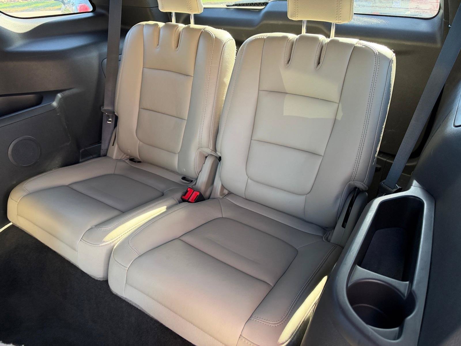 Used 2014 Ford Explorer XLT w/ Equipment Group 202A AWD/4WD image 9