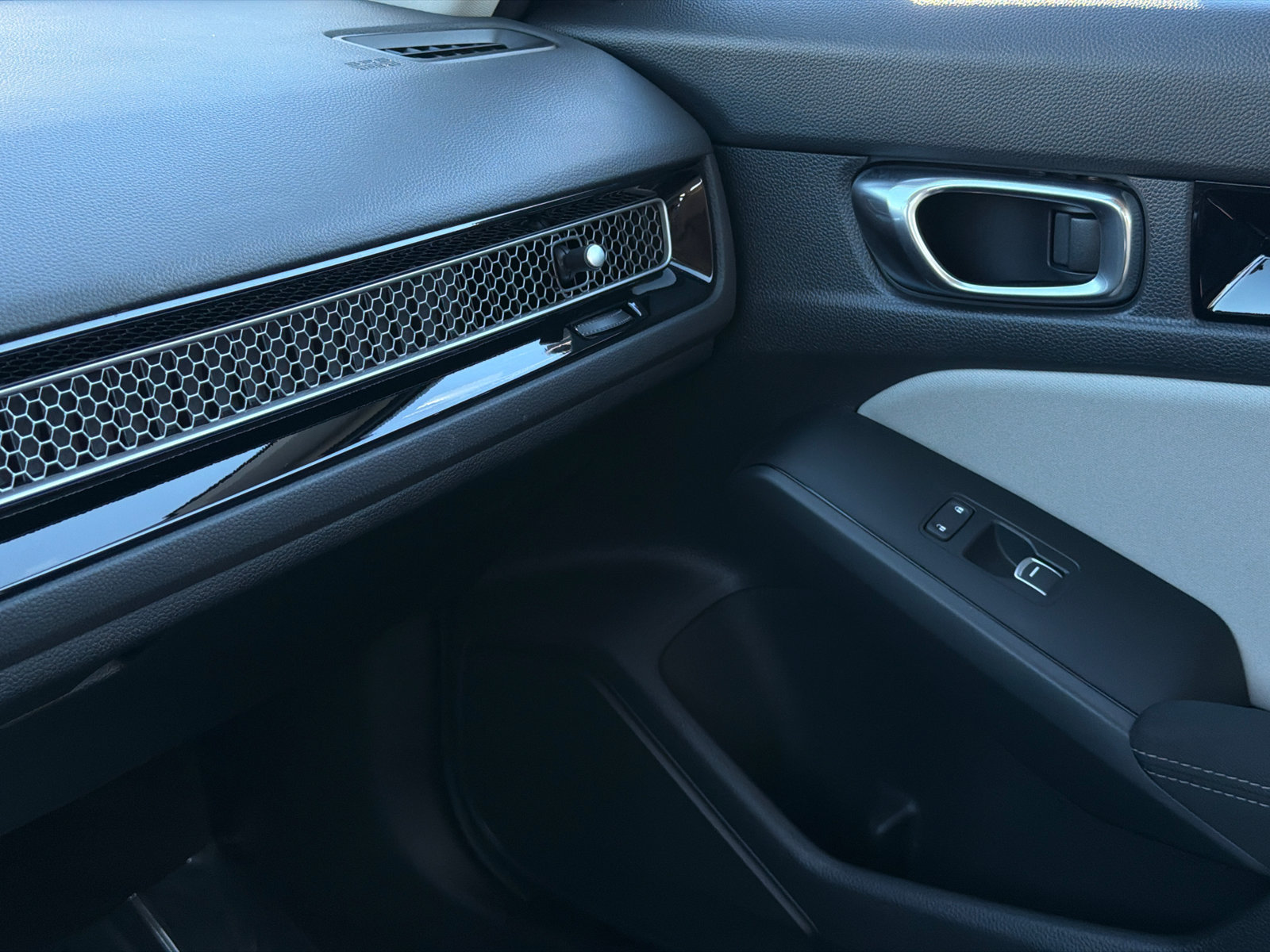Used 2023 Honda Civic EX image 31