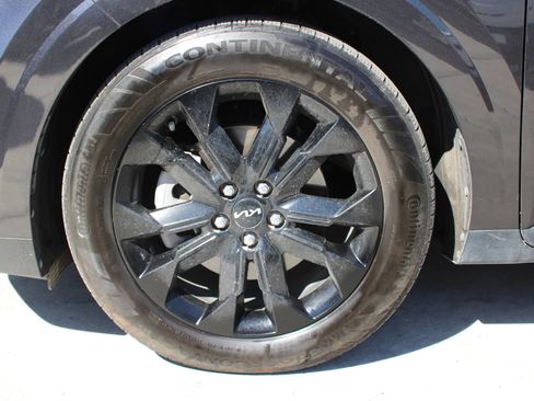 Used 2024 Kia Carnival SX FWD image 33