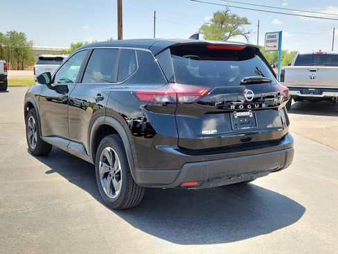 Used 2025 Nissan Rogue SV FWD image 3