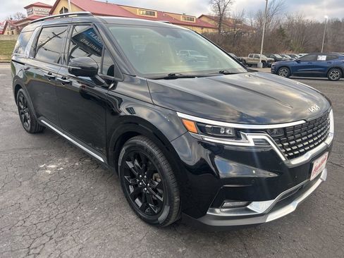 Used 2022 Kia Carnival SX Prestige image 4