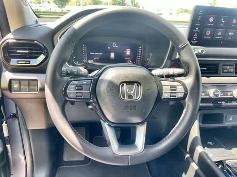 Used 2026 Honda Pilot Touring image 17