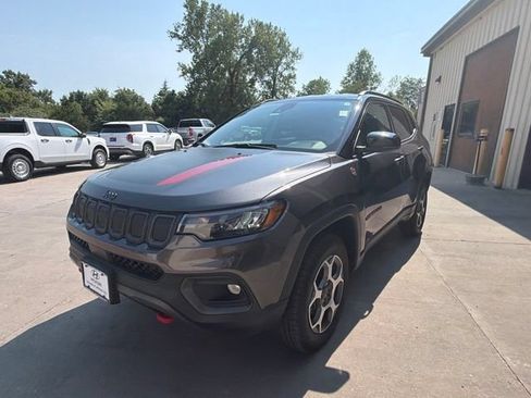 Used 2022 Jeep Compass Trailhawk AWD/4WD image 7