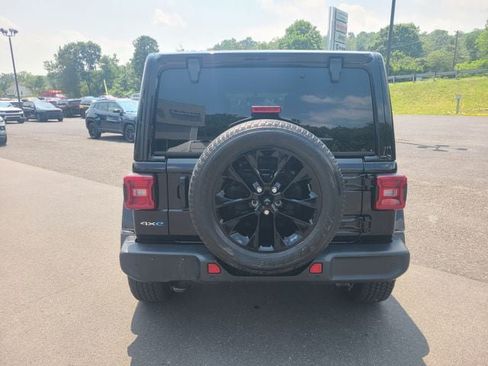 Used 2021 Jeep Wrangler Unlimited Sahara w/ Cold Weather Group AWD/4WD image 4