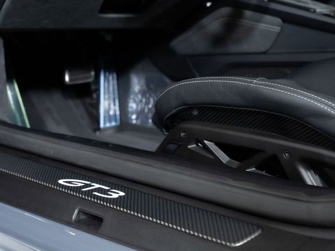 Used 2025 Porsche 911 GT3 w/ Weissach Package image 20