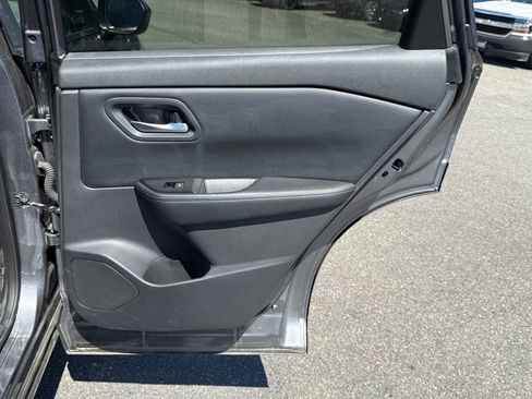 Used 2025 Nissan Rogue SV AWD/4WD image 26