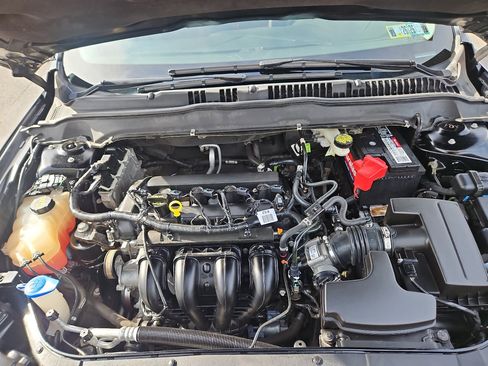 Used 2016 Ford Fusion SE image 32