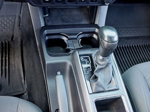 Used 2016 Toyota Tacoma TRD Sport AWD/4WD image 26