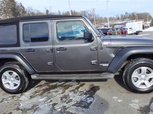 Certified 2021 Jeep Wrangler Sport S image 9