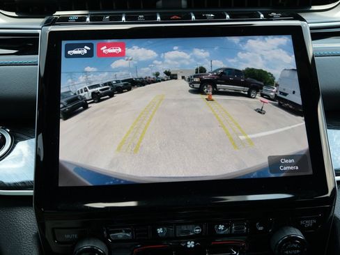 Used 2024 Jeep Grand Cherokee Trailhawk w/ Luxury Tech Group III image 24