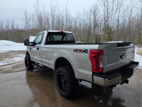 Used 2019 Ford F250 XL w/ XL Value Package image 5